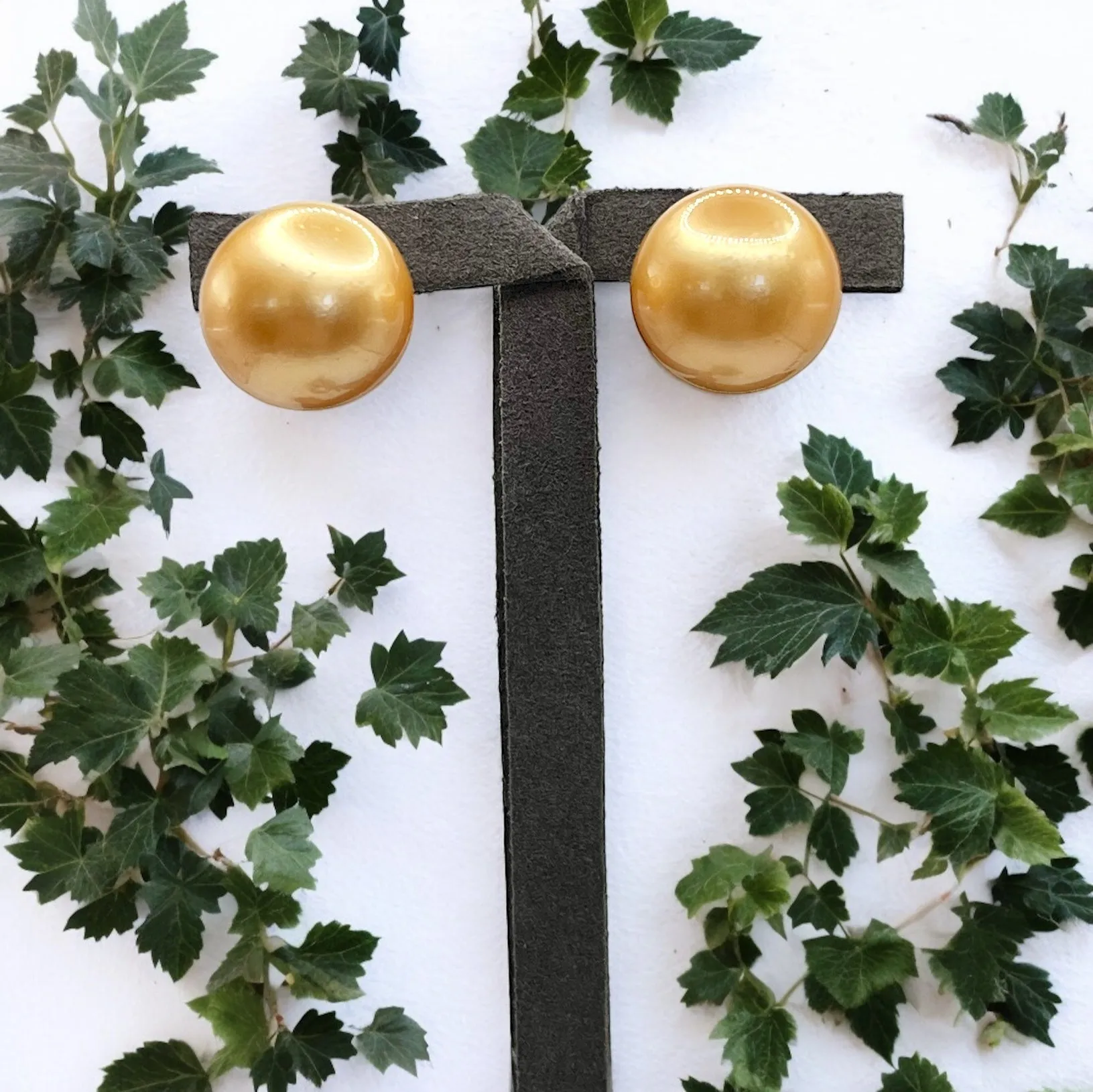 GOLDEN SOUTH SEA PEARL IN YELLOW GOLD SETTING