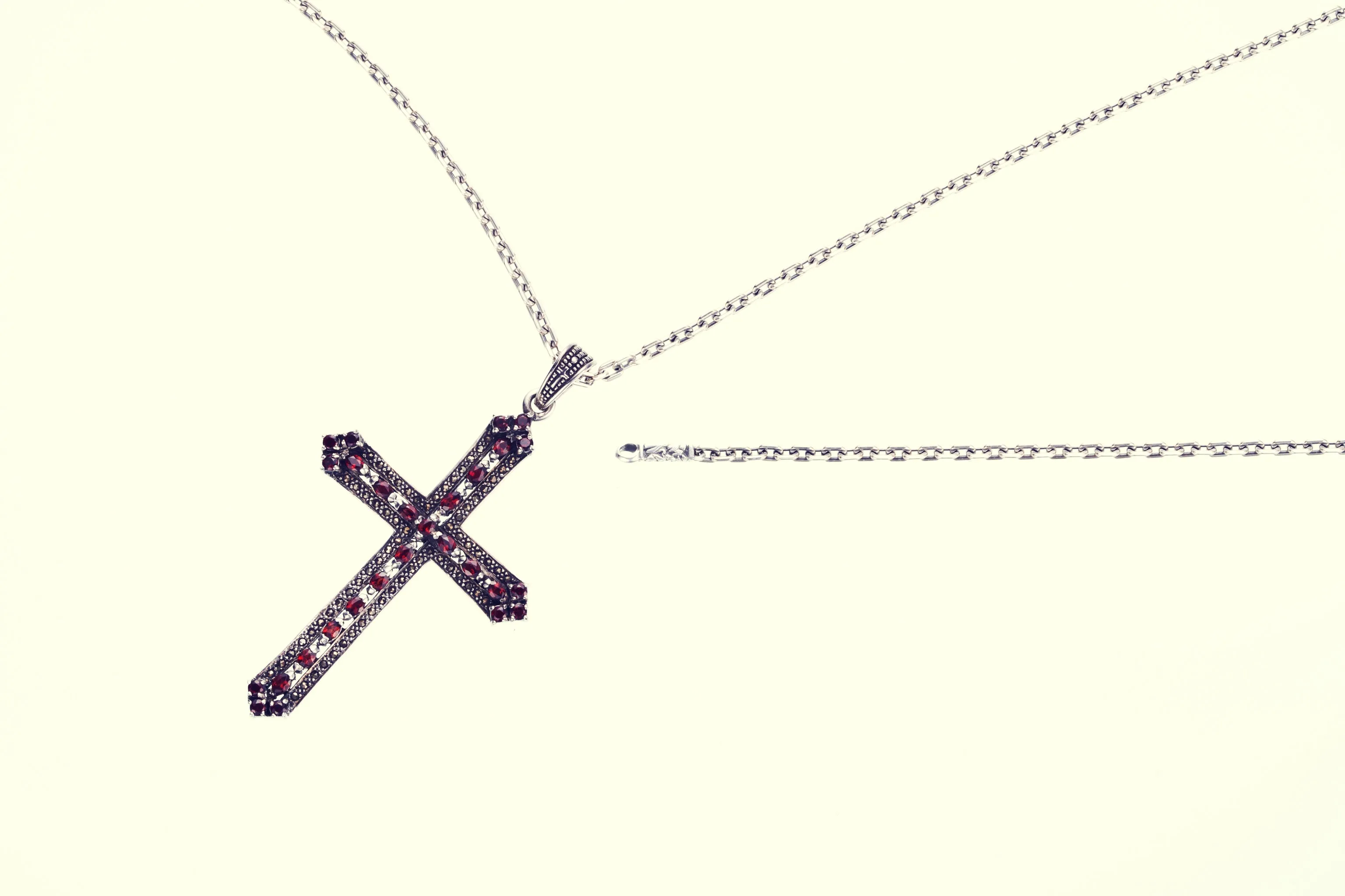 Marcasite Cross Pendant : S (Garnet)